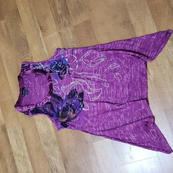 Signature Studio - Floral Burnout Tank with shark bite hem - Ladies Medium - Picture 2 of 14